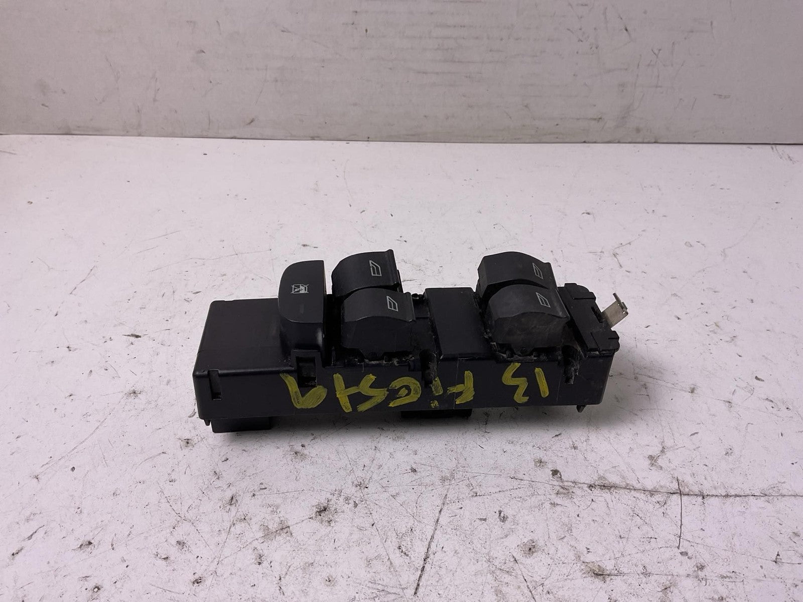 Door Switch Front FORD FIESTA 11 12 130